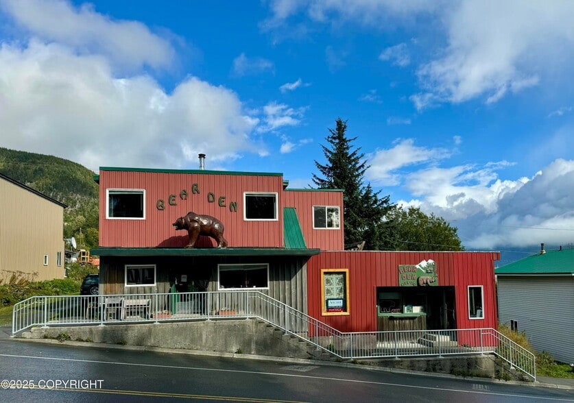 8-12 Main St, Haines, AK for sale - Building Photo - Image 3 of 14