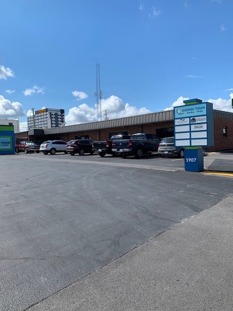 1907-1913 S Stewart Ave, Springfield, MO for lease Building Photo- Image 1 of 6