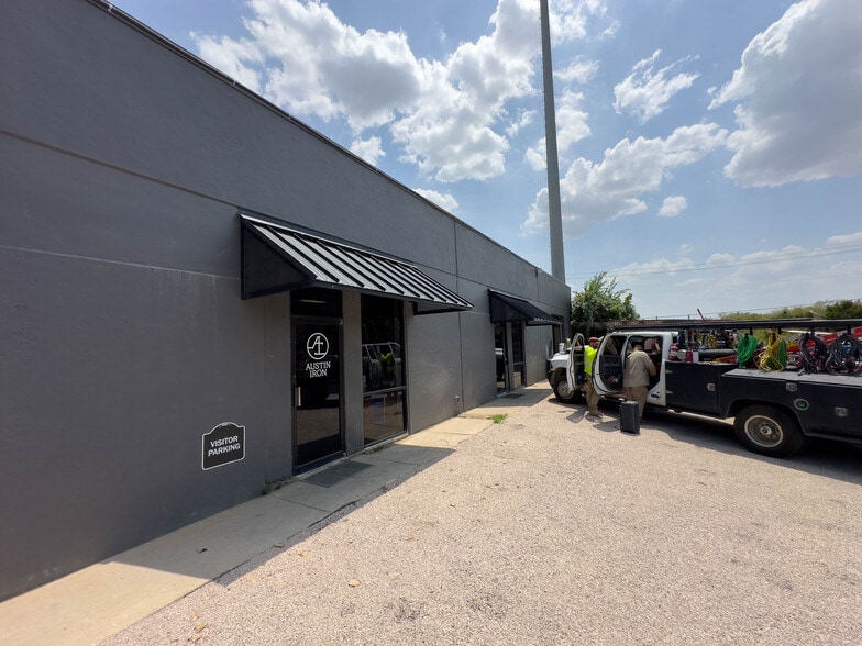 9606 Old Manor Rd, Austin, TX for sale - Building Photo - Image 2 of 12