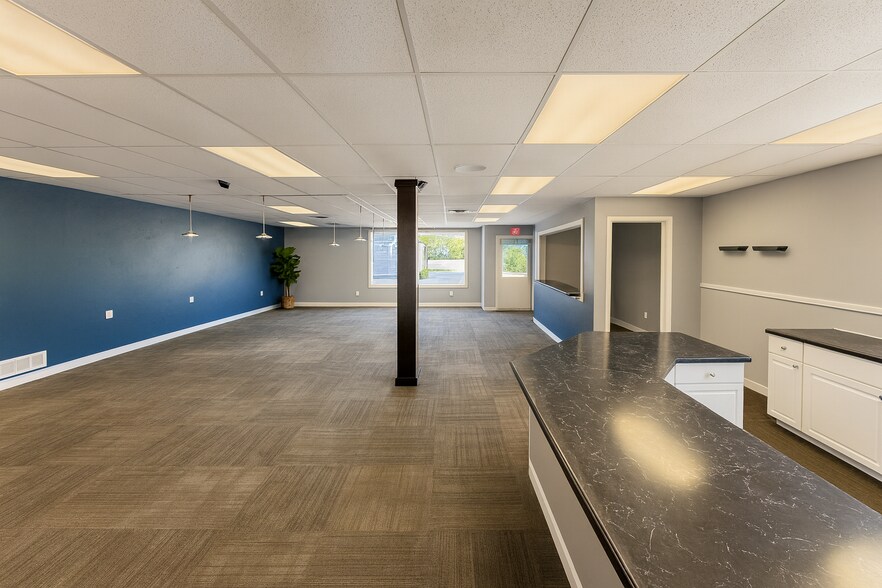 2257 Oneida St, Green Bay, WI à louer - Photo du bâtiment - Image 3 de 9