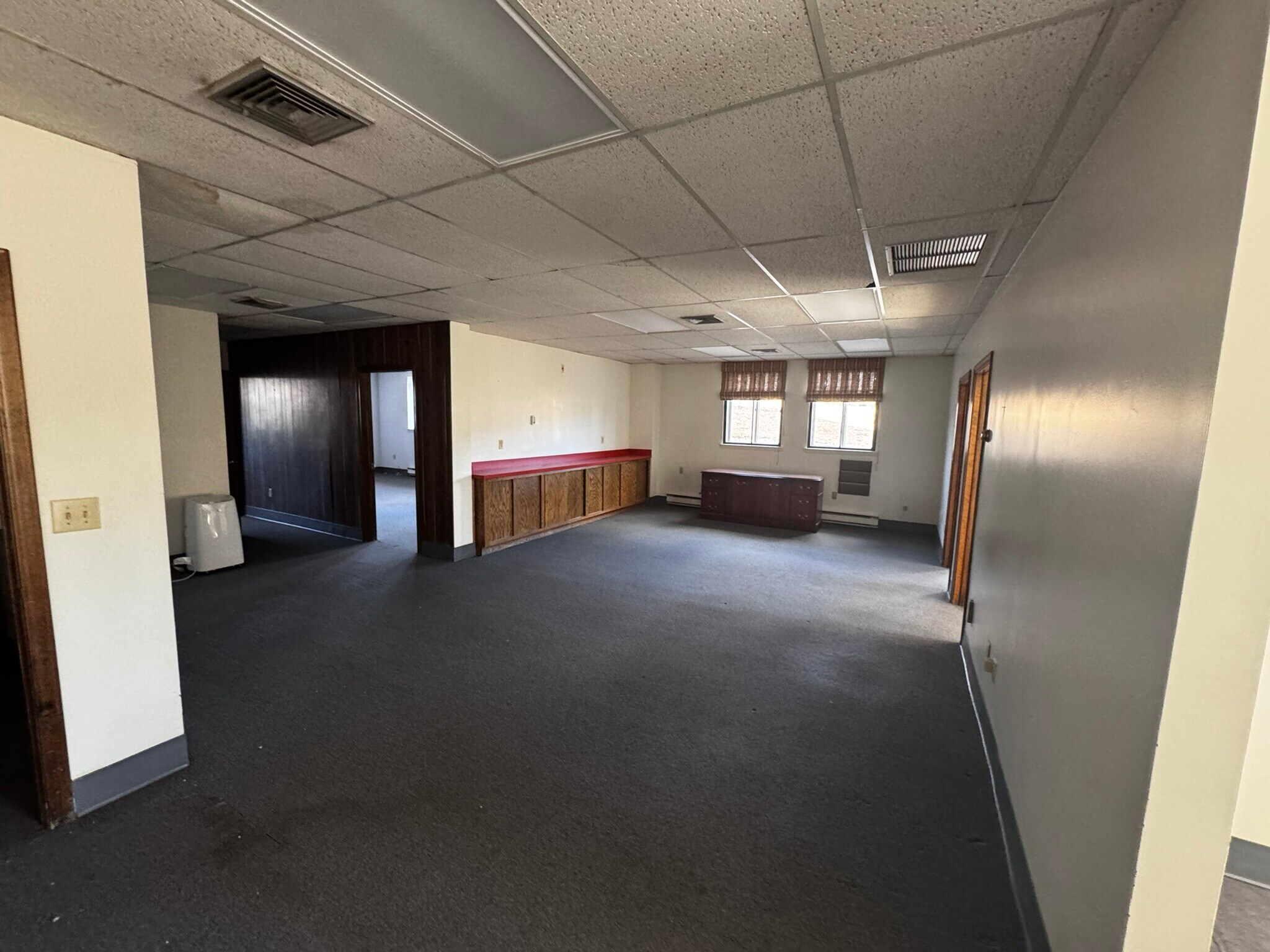 1 Regency Dr, Bloomfield, CT for lease Interior Photo- Image 1 of 5