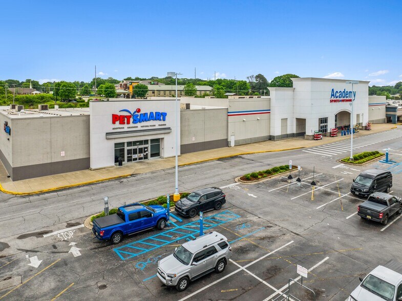 111-191 Cox Creek Pky S, Florence, AL à vendre - Photo du bâtiment - Image 3 de 23