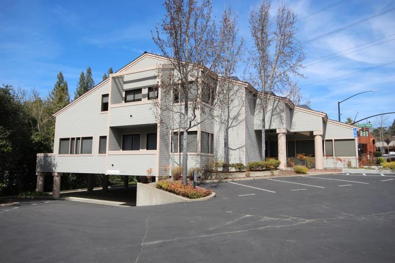 8 Camino Encinas, Orinda, CA à vendre - Photo du bâtiment - Image 1 de 3