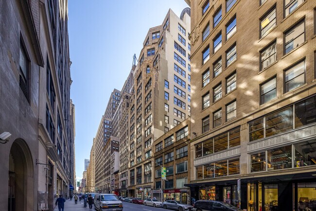 Plus de détails pour 226 W 37th St, New York, NY - Bureau à louer