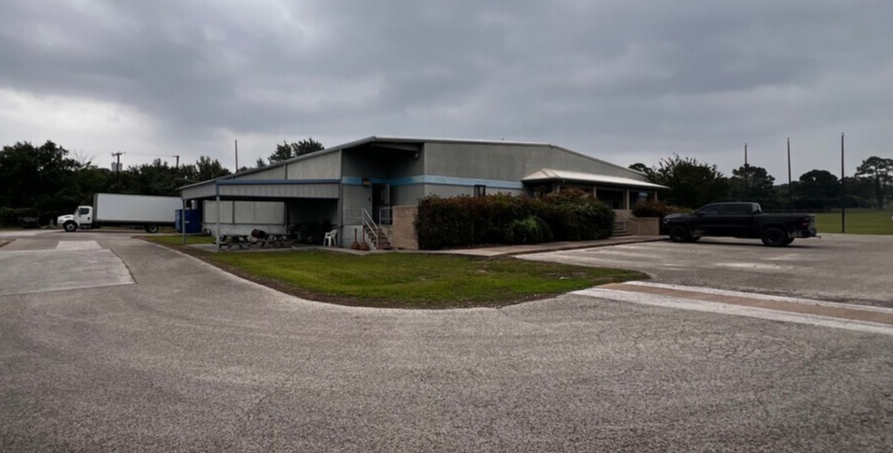 1402 Hawthorne St, Bastrop, TX for lease - Primary Photo - Image 3 of 33