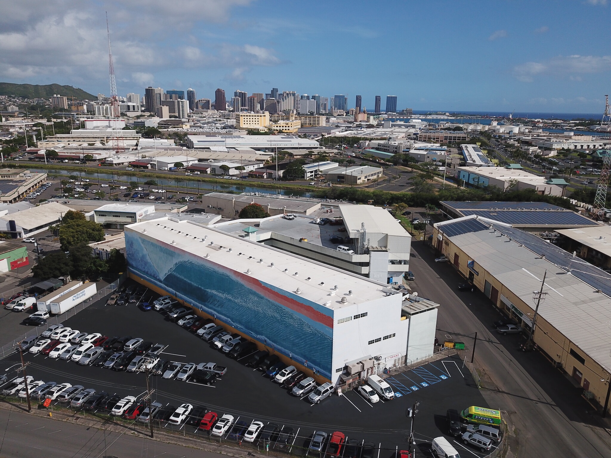 1320 Kalani St, Honolulu, HI for lease Primary Photo- Image 1 of 12