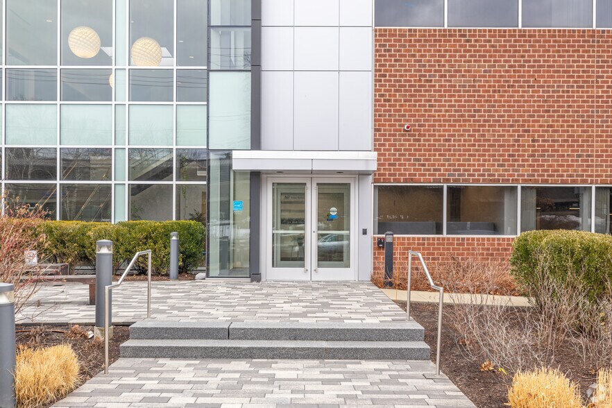 300 Billerica Rd, Chelmsford, MA à louer - Photo du bâtiment - Image 2 de 5