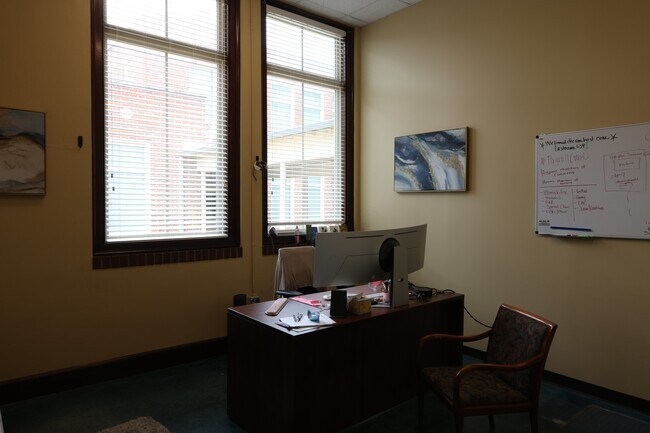 More details for 1811 S Laredo St, San Antonio, TX - Office for Lease