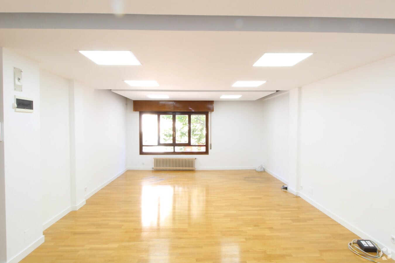 Madrid, MAD 28020 - - - Interior Photo - Image 2 of 5