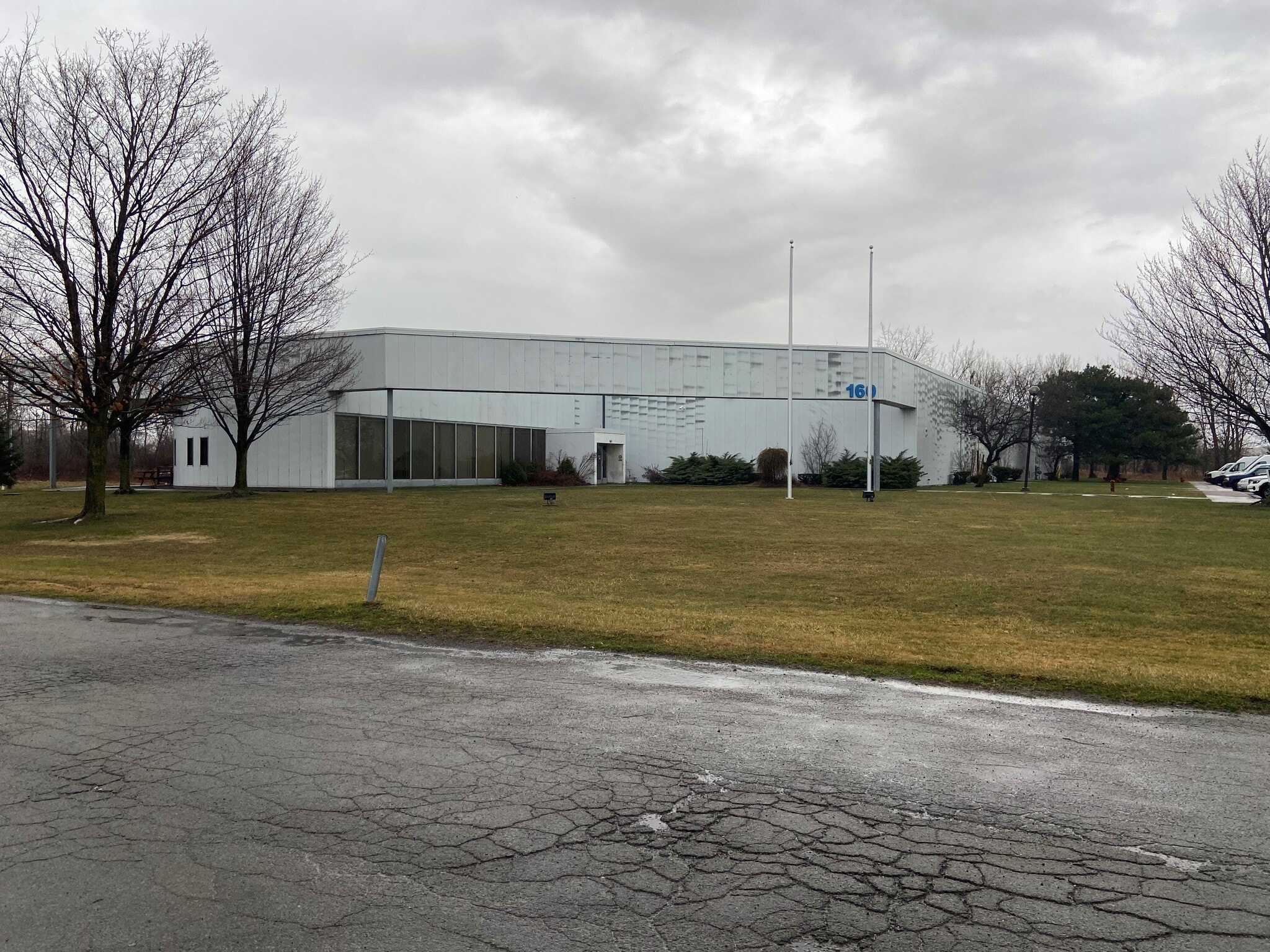 160 Bud Mil Dr, Buffalo, NY for lease Building Photo- Image 1 of 11