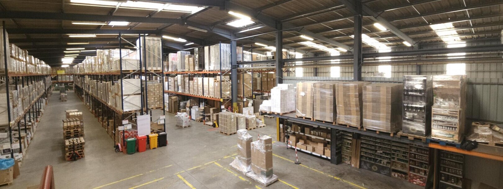 Industrial in Monteux for lease Building Photo- Image 1 of 3