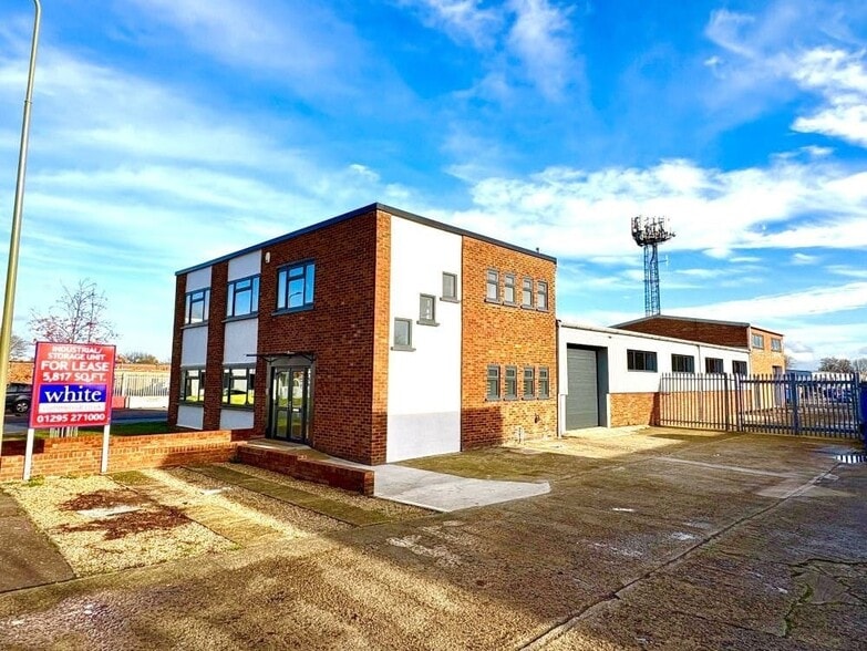 59 Murdock Rd, Bicester for lease - Building Photo - Image 2 of 9