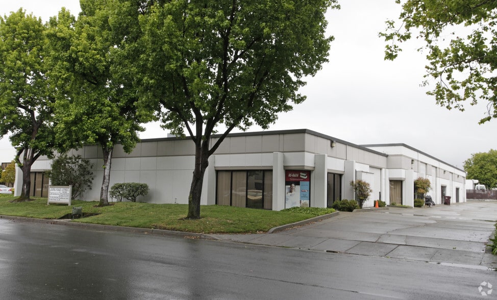 23762 Foley St, Hayward, CA à louer - Photo du bâtiment - Image 3 de 5