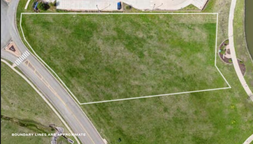 Crosslake Parkway, Waco, TX à vendre - Photo du bâtiment - Image 2 de 5