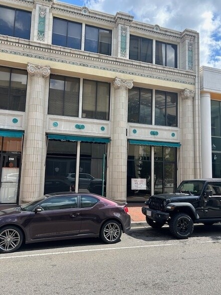 208-214 E Plume St, Norfolk, VA for lease - Building Photo - Image 2 of 4