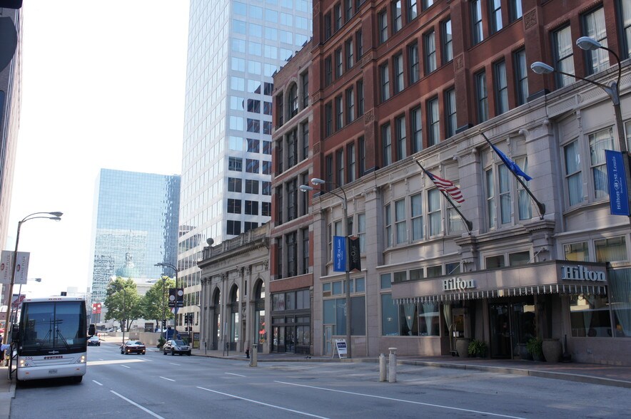 209 N 4th St, Saint Louis, MO à louer - Photo du bâtiment - Image 3 de 14