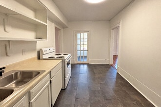 223 E Chestnut St, Asheville, NC for lease Interior Photo- Image 2 of 7