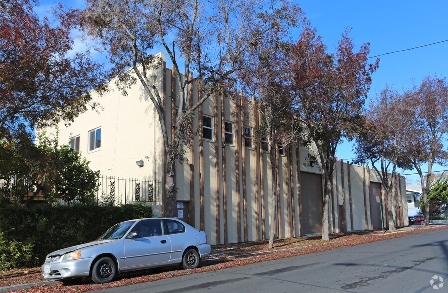 6121 Vallejo St, Emeryville, CA à louer - Photo du bâtiment - Image 3 de 3