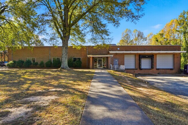 Plus de détails pour 100 Sweetree St, Cherryville, NC - Industriel à vendre