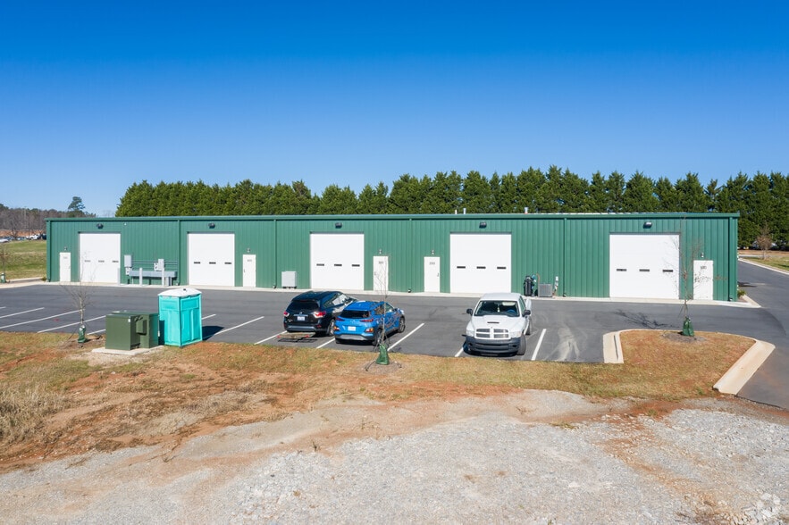 50 Mosswood Blvd, Youngsville, NC for lease - Building Photo - Image 2 of 6
