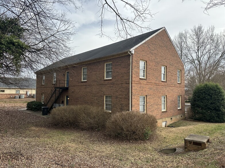 3805 Forrestgate Dr, Winston-Salem, NC for sale - Building Photo - Image 3 of 10