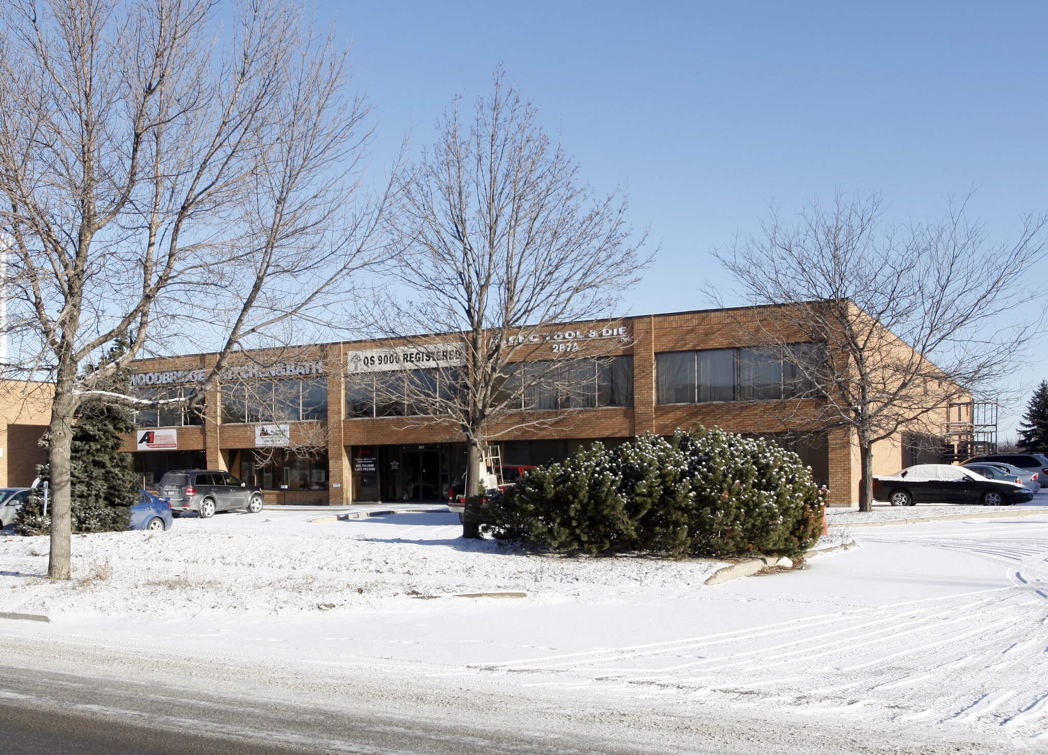 287 Deerhurst Dr, Brampton, ON for lease Primary Photo- Image 1 of 3