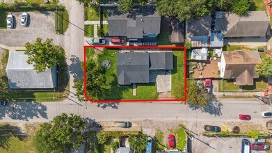 1402 W 14th St, Houston, TX - AERIAL  map view - Image1