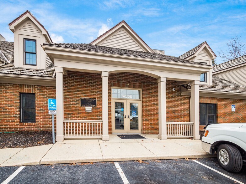 6235-6237 Perimeter Dr, Dublin, OH à louer - Photo du bâtiment - Image 2 de 5