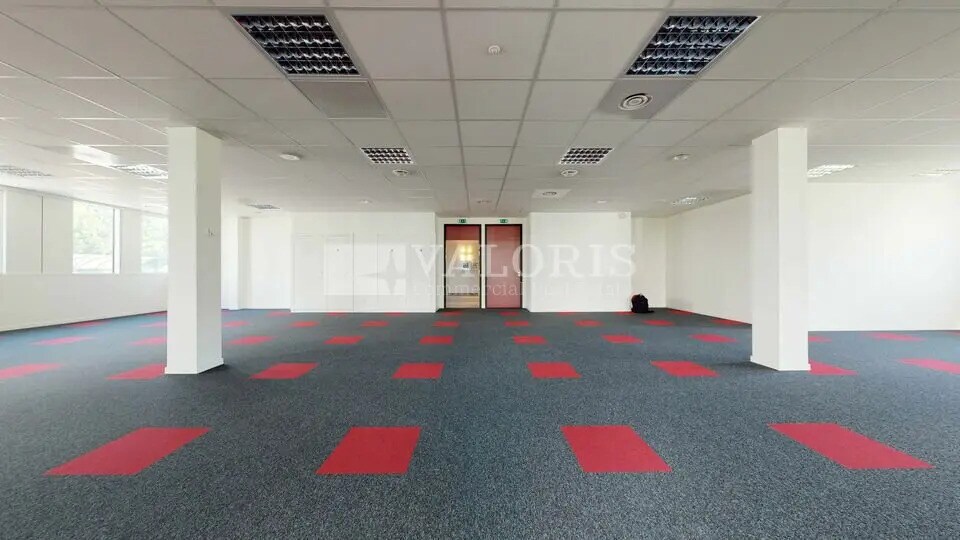 Office in Lyon for sale - Interior Photo - Image 2 of 8