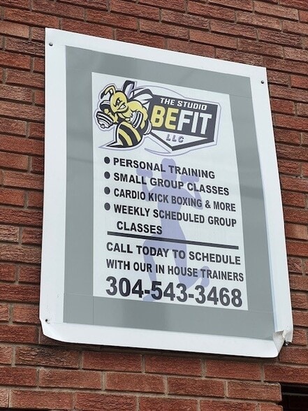 1825 Bigley Ave, Charleston, WV for lease - Primary Photo - Image 1 of 1