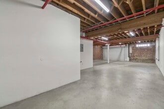 941 E 2nd St, Los Angeles, CA for lease Interior Photo- Image 1 of 4