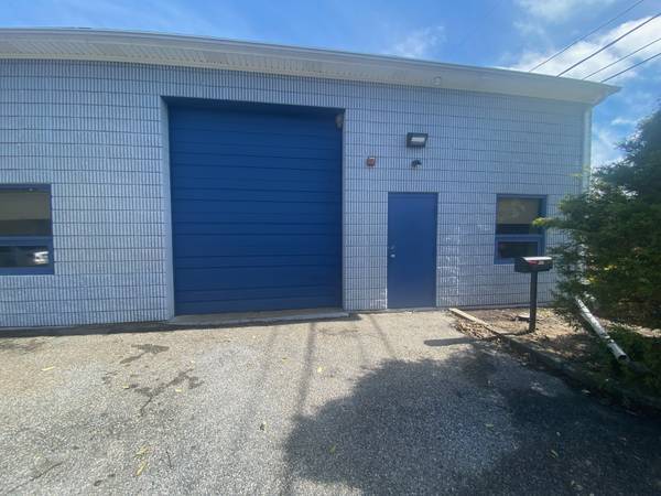 5800 Post Rd, East Greenwich, RI à vendre - Photo du bâtiment - Image 3 de 10