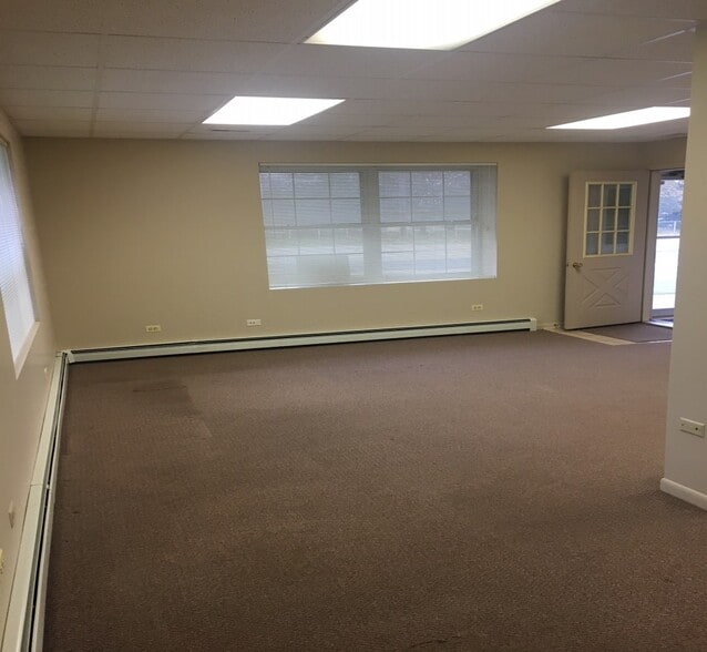 7041 Willow Springs Rd, Countryside, IL for lease - Interior Photo - Image 3 of 5