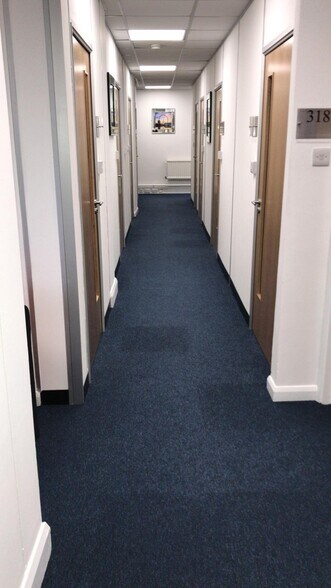 37-39 Balmoral Rd, Gillingham à louer - Photo intérieure - Image 2 de 7