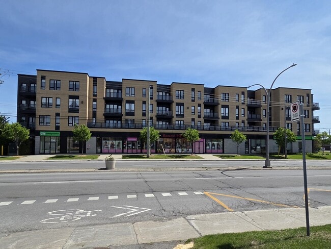 More details for 3330-3350 Boul de la Concorde E, Laval, QC - Retail for Lease
