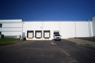 6352 Airway Dr, Indianapolis, IN à vendre Photo intérieure- Image 1 de 7