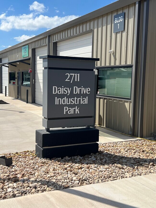 Plus de détails pour 2711 Daisy Dr, Austin, TX - Industriel à louer