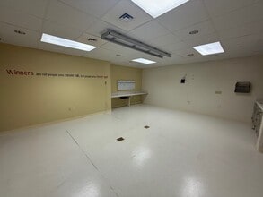 107 Mount Nebo Pointe Dr, Pittsburgh, PA for lease Interior Photo- Image 2 of 5