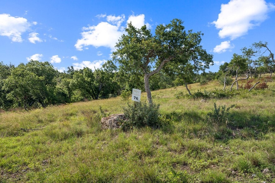 420 Canyons Dr, Fredericksburg, TX for sale - Primary Photo - Image 1 of 5