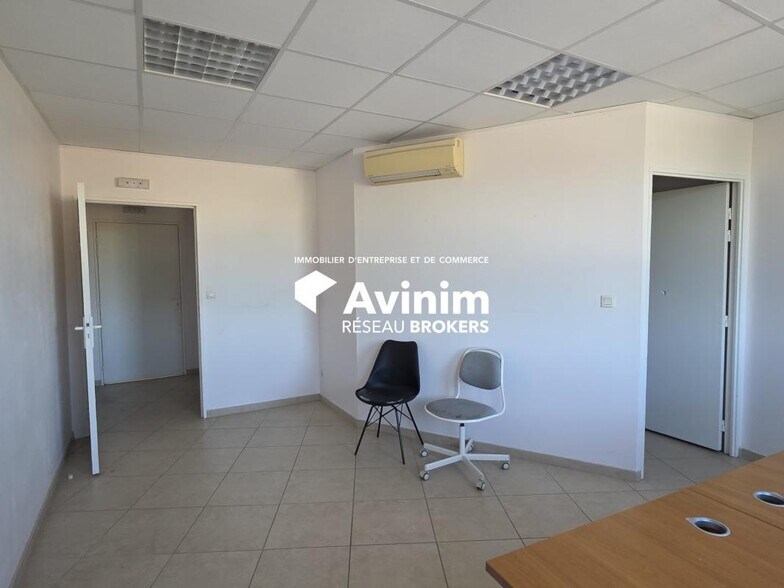 Office in Juvignac for lease - Interior Photo - Image 2 of 5