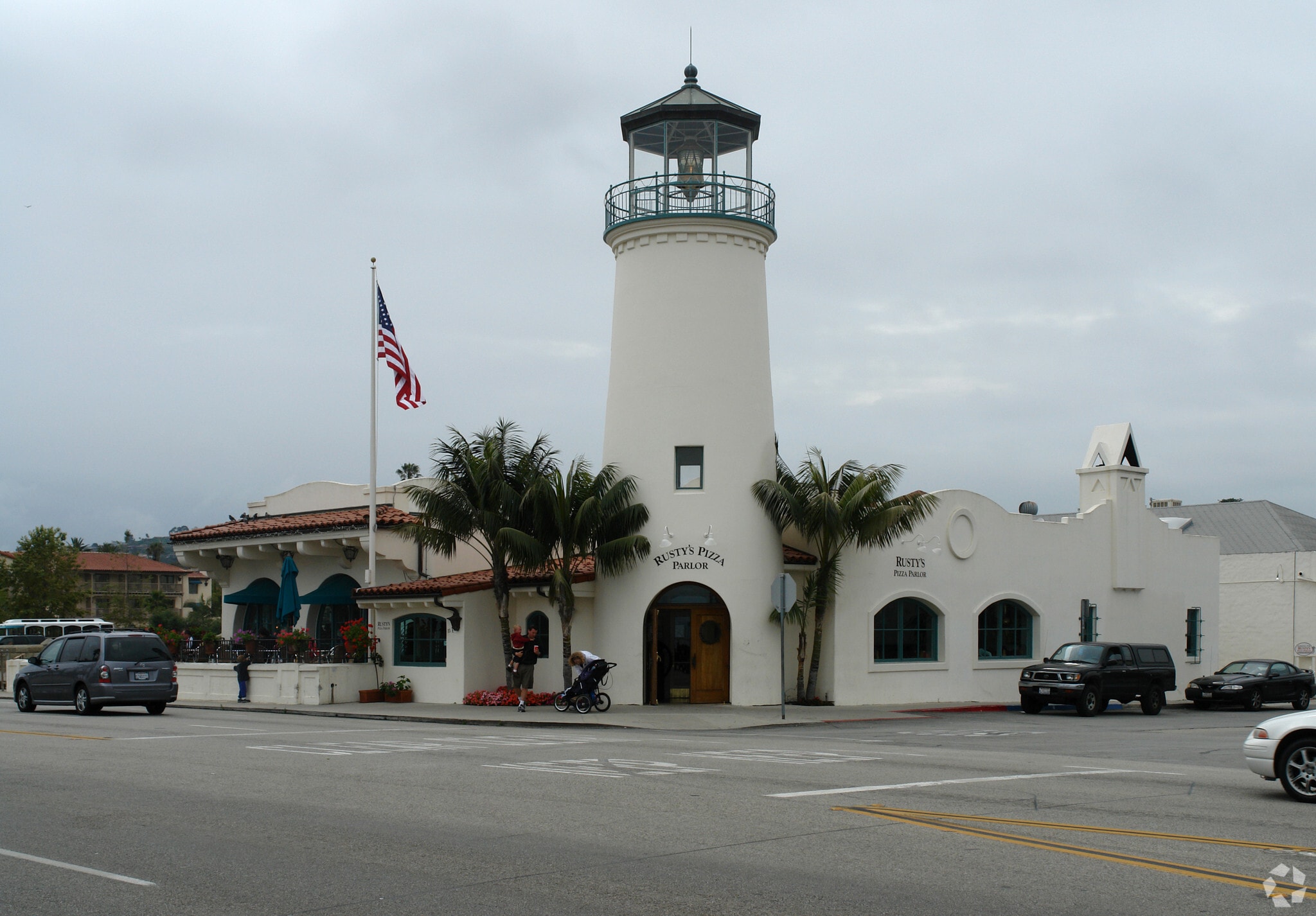 15 E Cabrillo Blvd, Santa Barbara, CA à louer Photo principale- Image 1 de 4