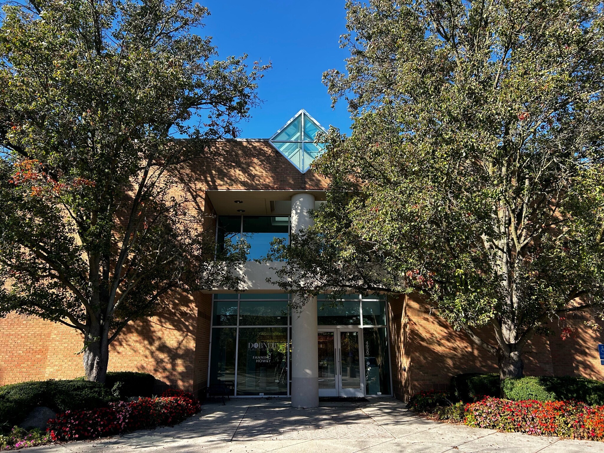 4930 Bradenton Ave, Dublin, OH à louer Photo du bâtiment- Image 1 de 10