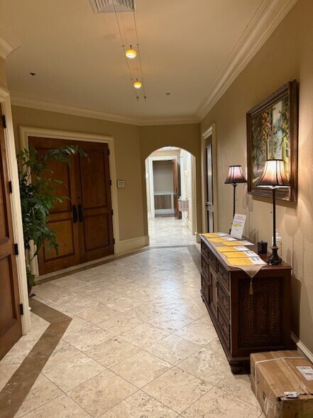 19 Bow Cir, Hilton Head Island, SC à louer - Photo du bâtiment - Image 2 de 8