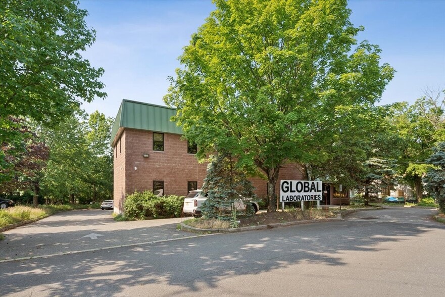 144 12th St, Piscataway, NJ for lease - Building Photo - Image 2 of 25