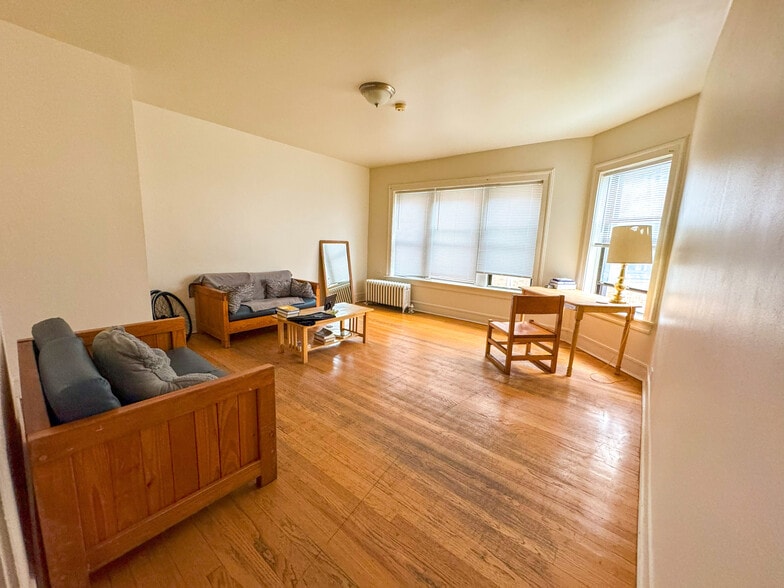 7349 N Damen Ave, Chicago, IL for sale - Building Photo - Image 2 of 9