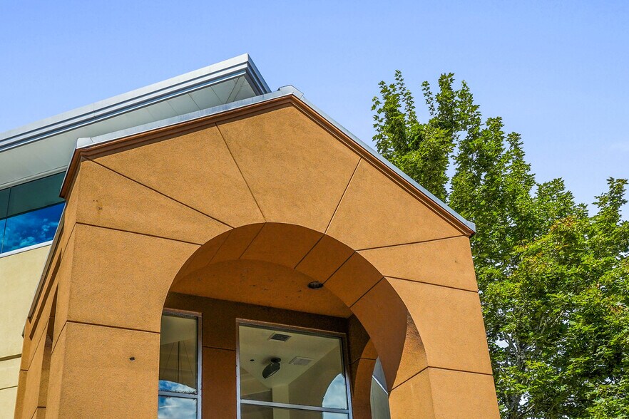 6902 SE Lake Rd, Milwaukie, OR à louer - Photo du bâtiment - Image 2 de 22