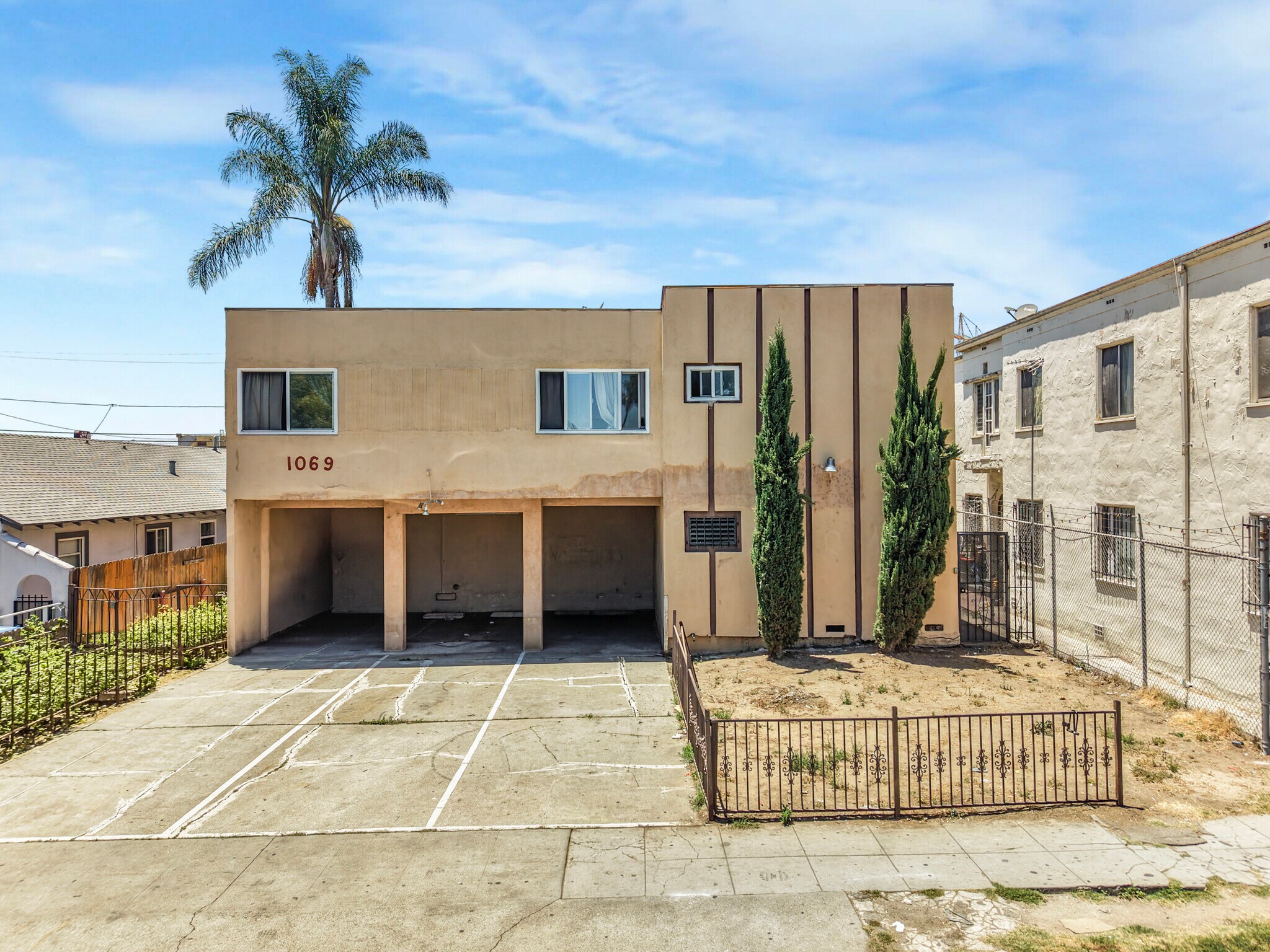 1069 N Oxford Ave, Los Angeles, CA à vendre Photo du bâtiment- Image 1 de 23