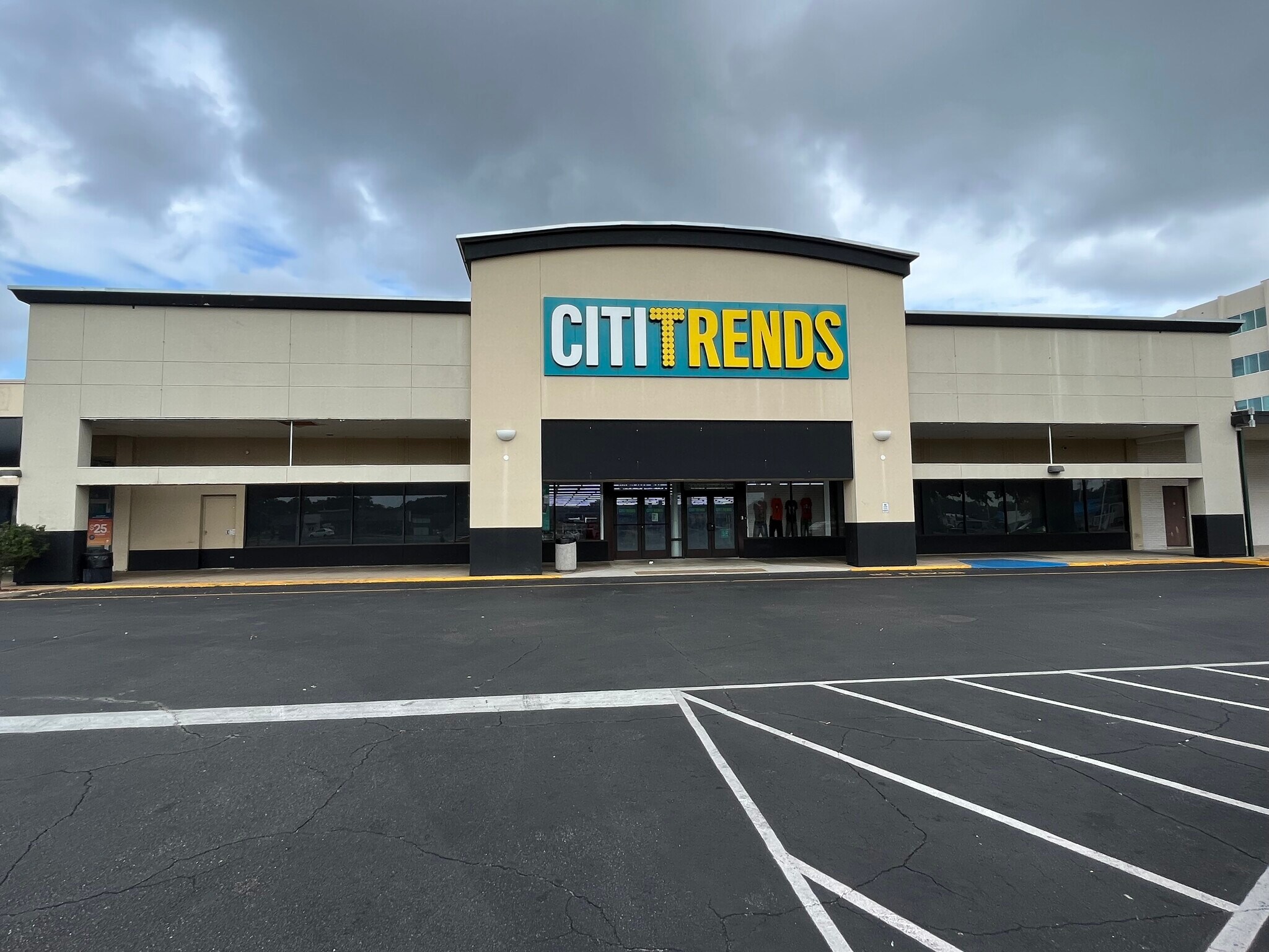 3300 N Pace Blvd, Pensacola, FL à louer Photo du bâtiment- Image 1 de 13