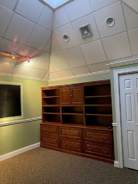 1600 Candia Rd, Manchester, NH à louer - Photo du bâtiment - Image 3 de 16