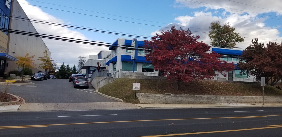 9101-9105 Gaither Rd, Gaithersburg, MD à louer - Photo du bâtiment - Image 3 de 7